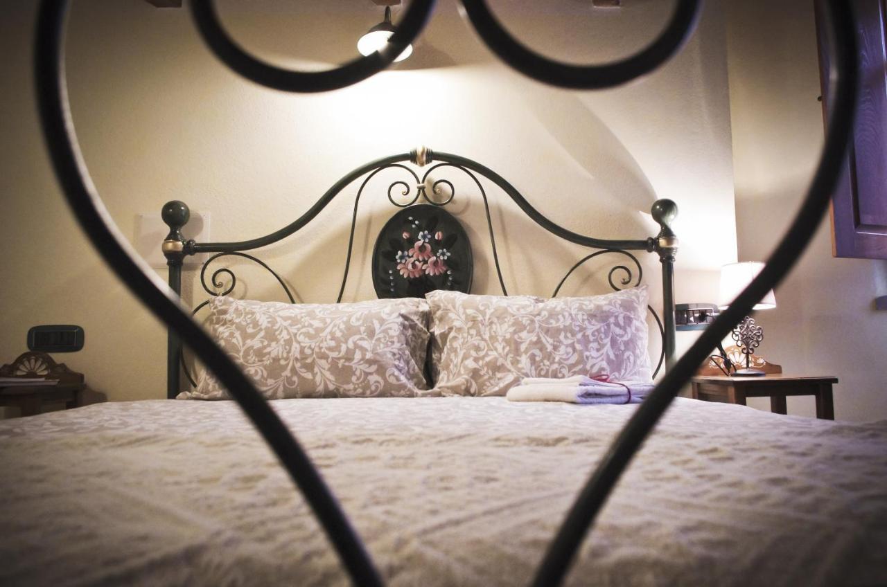 Casa De Ajala - B&B De Charme In Antica Dimora Totalmente Ristrutturata E Dotata Di Tutti I Confort Bagni Privati Spazio Living Patio Esterno Ambienti Climatizzati Degustazioni Prodotti Locali Làconi Exteriér fotografie