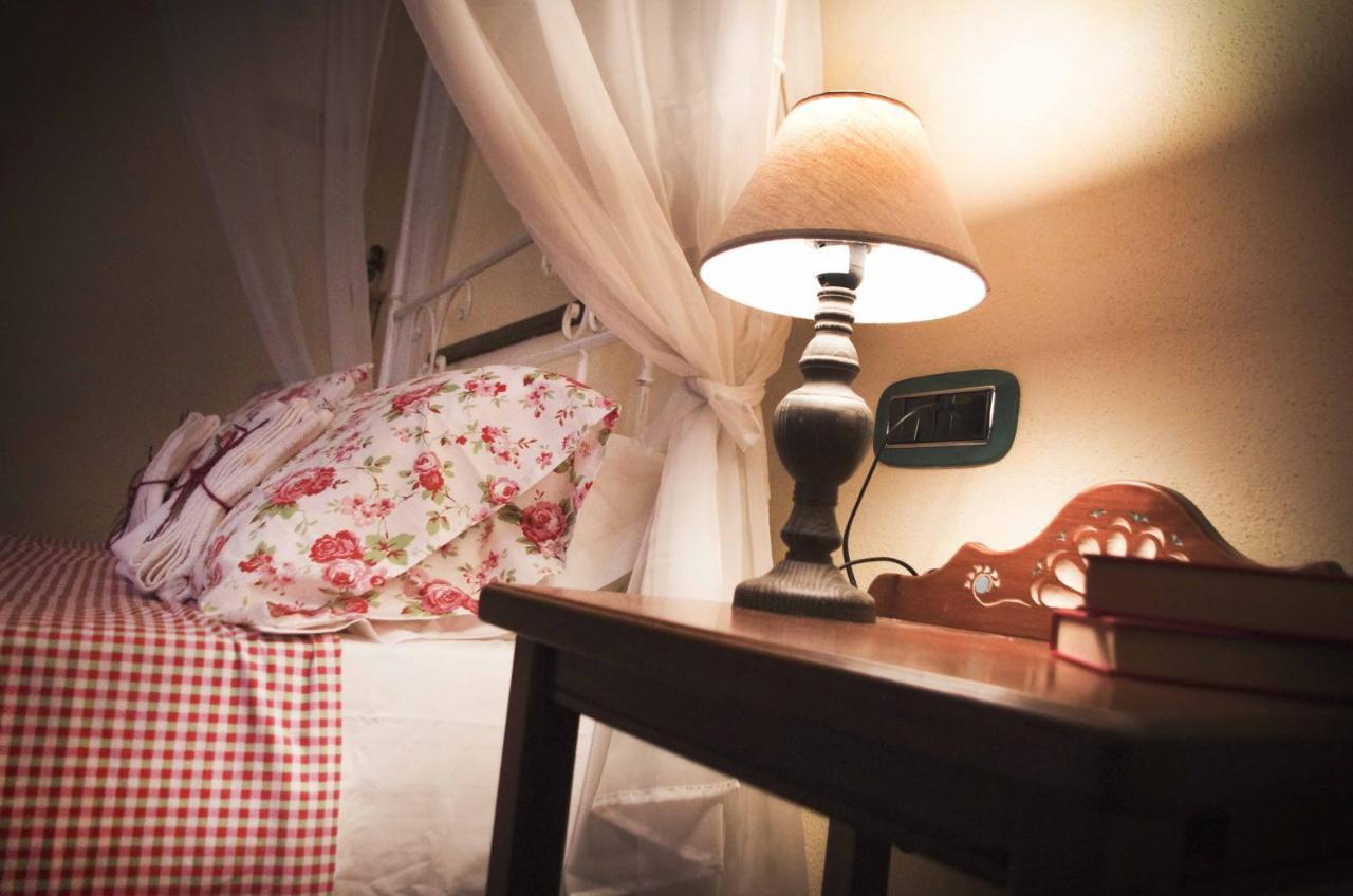 Casa De Ajala - B&B De Charme In Antica Dimora Totalmente Ristrutturata E Dotata Di Tutti I Confort Bagni Privati Spazio Living Patio Esterno Ambienti Climatizzati Degustazioni Prodotti Locali Làconi Exteriér fotografie