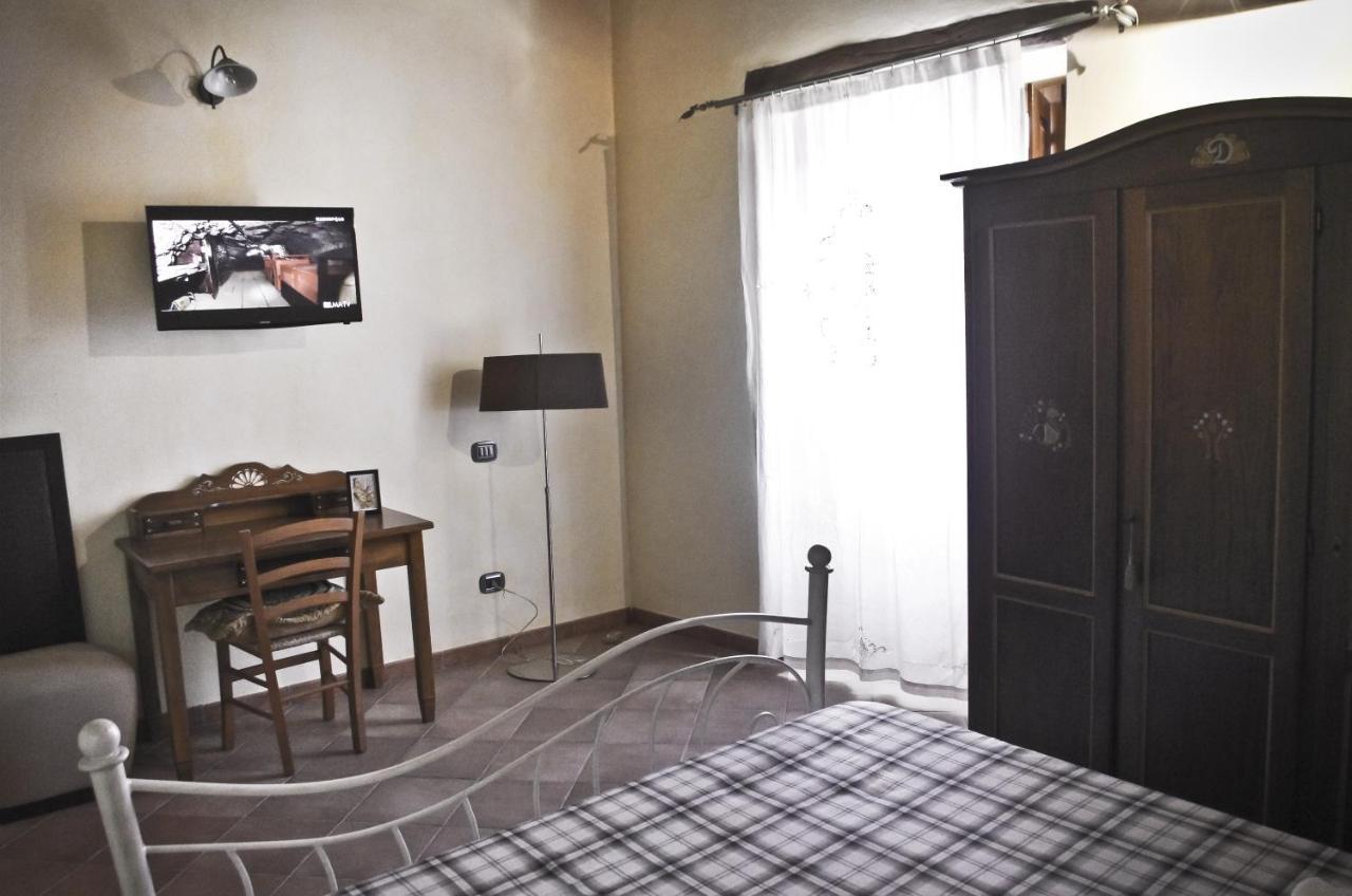 Casa De Ajala - B&B De Charme In Antica Dimora Totalmente Ristrutturata E Dotata Di Tutti I Confort Bagni Privati Spazio Living Patio Esterno Ambienti Climatizzati Degustazioni Prodotti Locali Làconi Exteriér fotografie