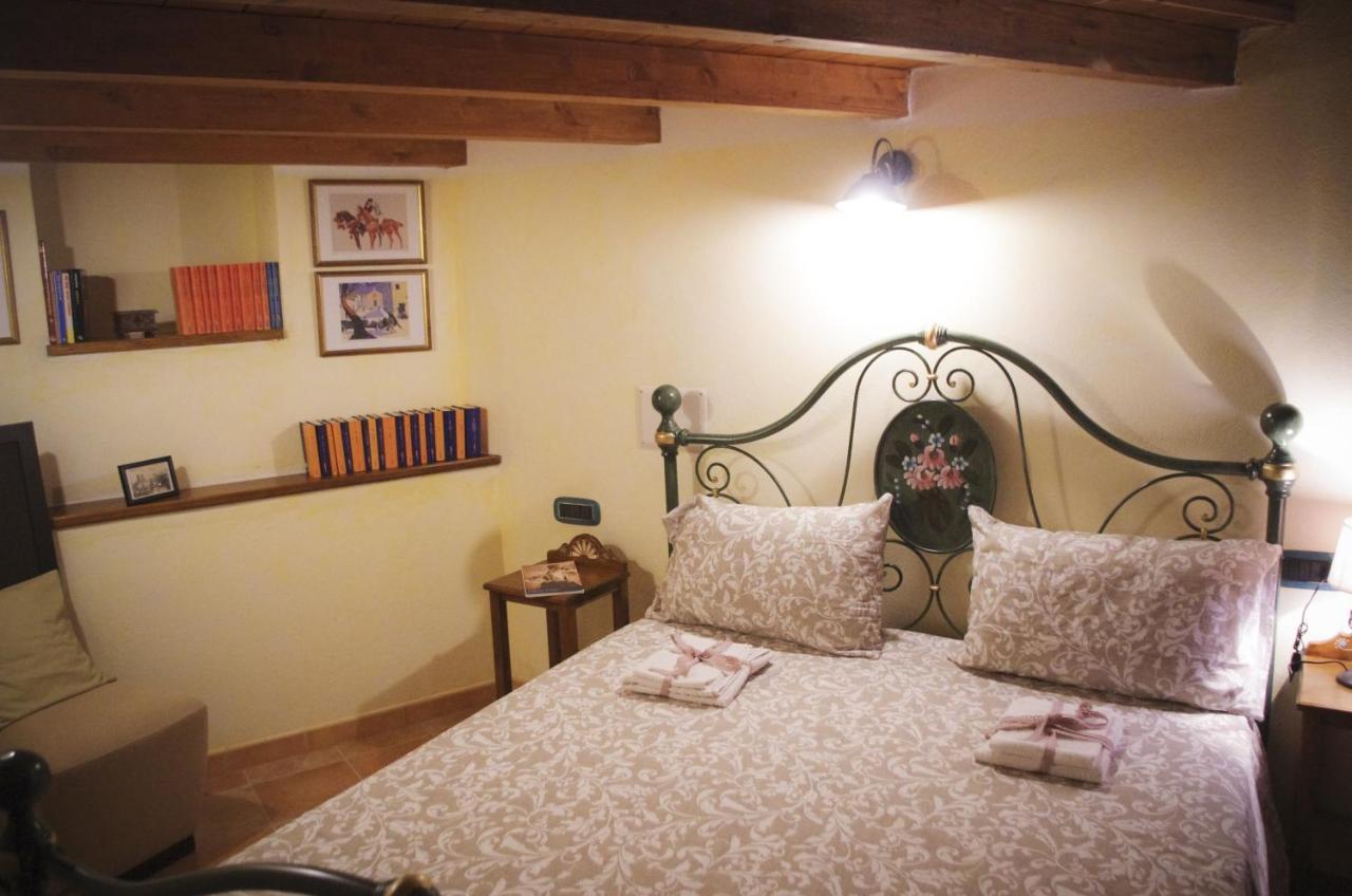 Casa De Ajala - B&B De Charme In Antica Dimora Totalmente Ristrutturata E Dotata Di Tutti I Confort Bagni Privati Spazio Living Patio Esterno Ambienti Climatizzati Degustazioni Prodotti Locali Làconi Exteriér fotografie