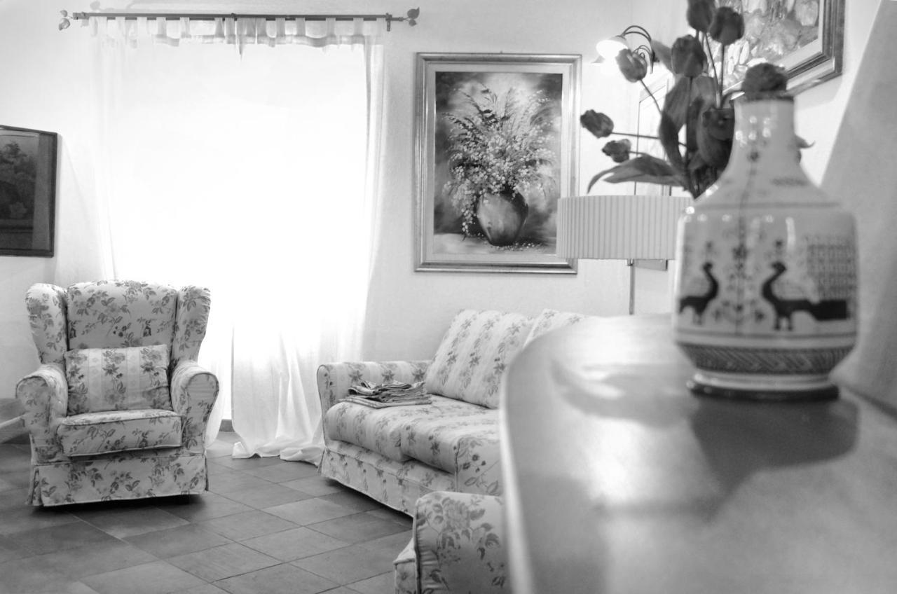 Casa De Ajala - B&B De Charme In Antica Dimora Totalmente Ristrutturata E Dotata Di Tutti I Confort Bagni Privati Spazio Living Patio Esterno Ambienti Climatizzati Degustazioni Prodotti Locali Làconi Exteriér fotografie