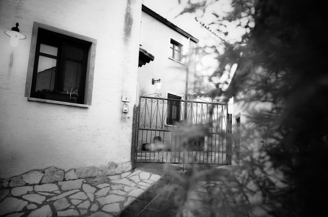 Casa De Ajala - B&B De Charme In Antica Dimora Totalmente Ristrutturata E Dotata Di Tutti I Confort Bagni Privati Spazio Living Patio Esterno Ambienti Climatizzati Degustazioni Prodotti Locali Làconi Exteriér fotografie