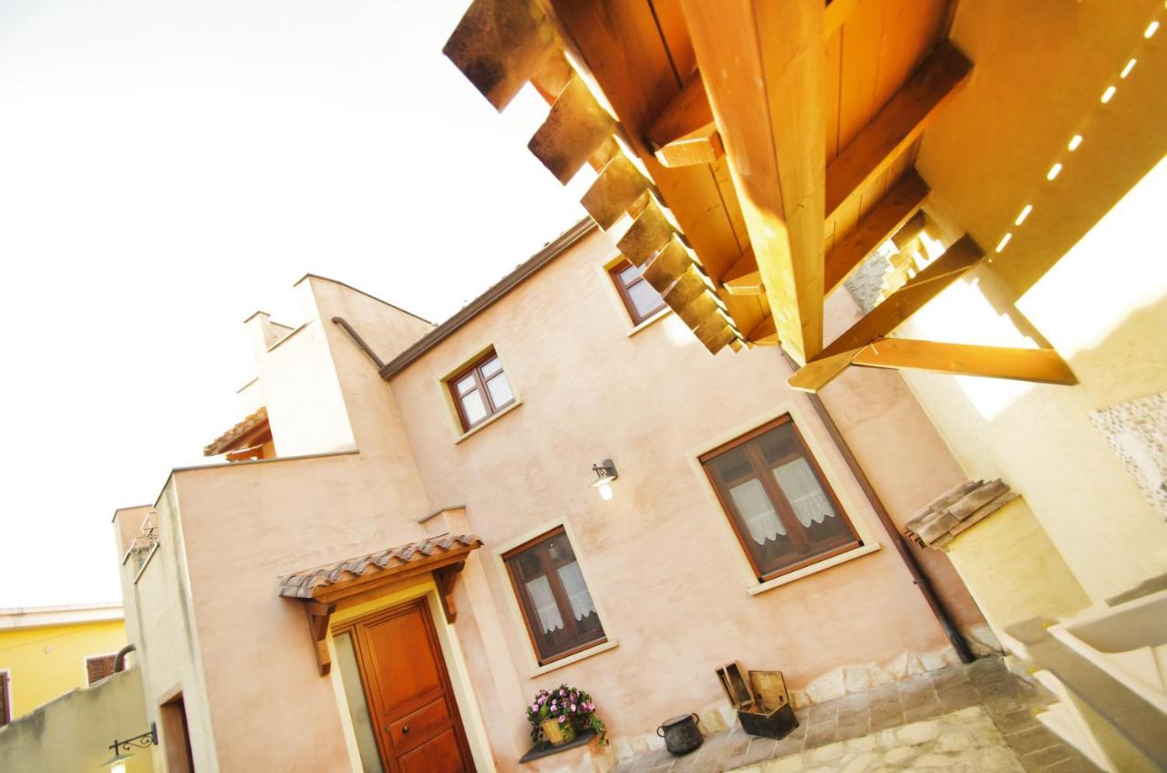 Casa De Ajala - B&B De Charme In Antica Dimora Totalmente Ristrutturata E Dotata Di Tutti I Confort Bagni Privati Spazio Living Patio Esterno Ambienti Climatizzati Degustazioni Prodotti Locali Làconi Exteriér fotografie