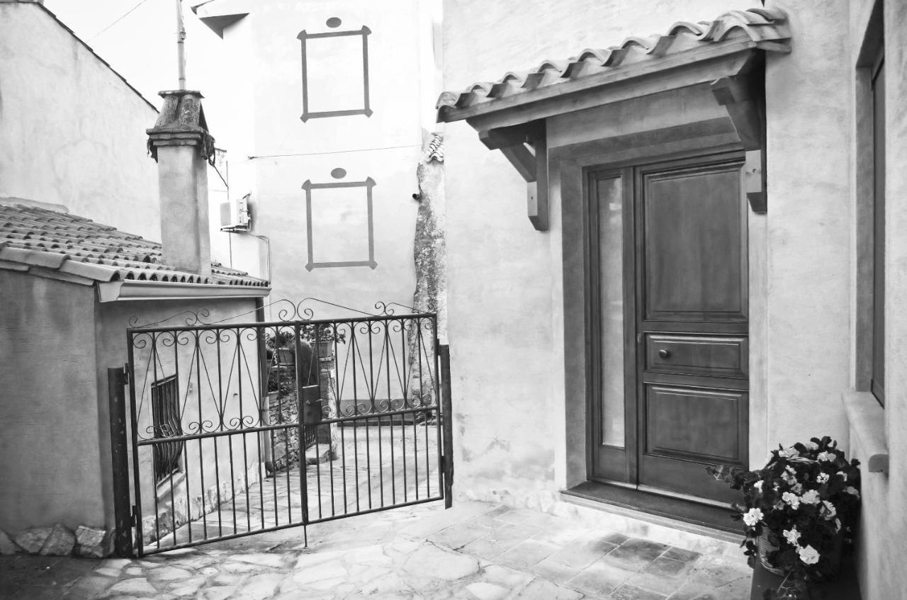 Casa De Ajala - B&B De Charme In Antica Dimora Totalmente Ristrutturata E Dotata Di Tutti I Confort Bagni Privati Spazio Living Patio Esterno Ambienti Climatizzati Degustazioni Prodotti Locali Làconi Exteriér fotografie