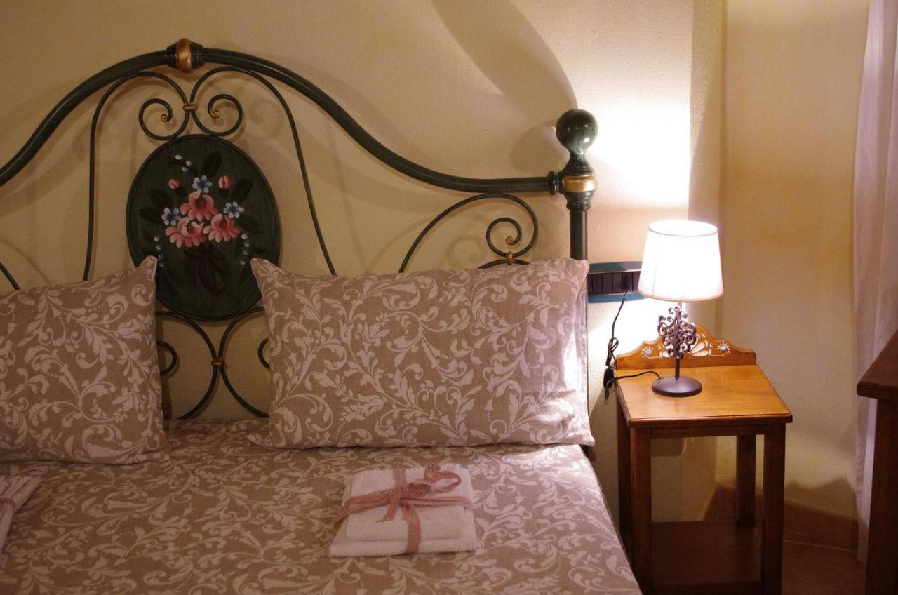 Casa De Ajala - B&B De Charme In Antica Dimora Totalmente Ristrutturata E Dotata Di Tutti I Confort Bagni Privati Spazio Living Patio Esterno Ambienti Climatizzati Degustazioni Prodotti Locali Làconi Exteriér fotografie
