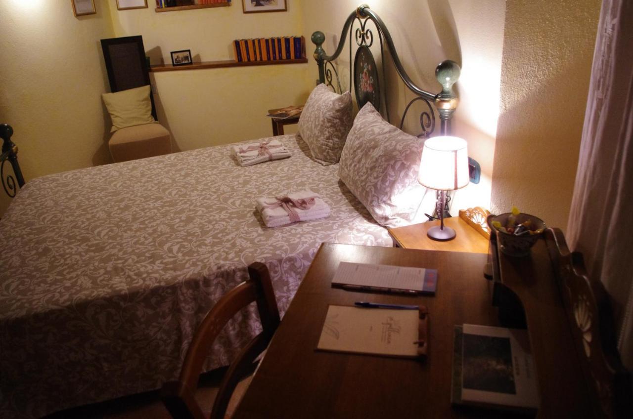Casa De Ajala - B&B De Charme In Antica Dimora Totalmente Ristrutturata E Dotata Di Tutti I Confort Bagni Privati Spazio Living Patio Esterno Ambienti Climatizzati Degustazioni Prodotti Locali Làconi Exteriér fotografie