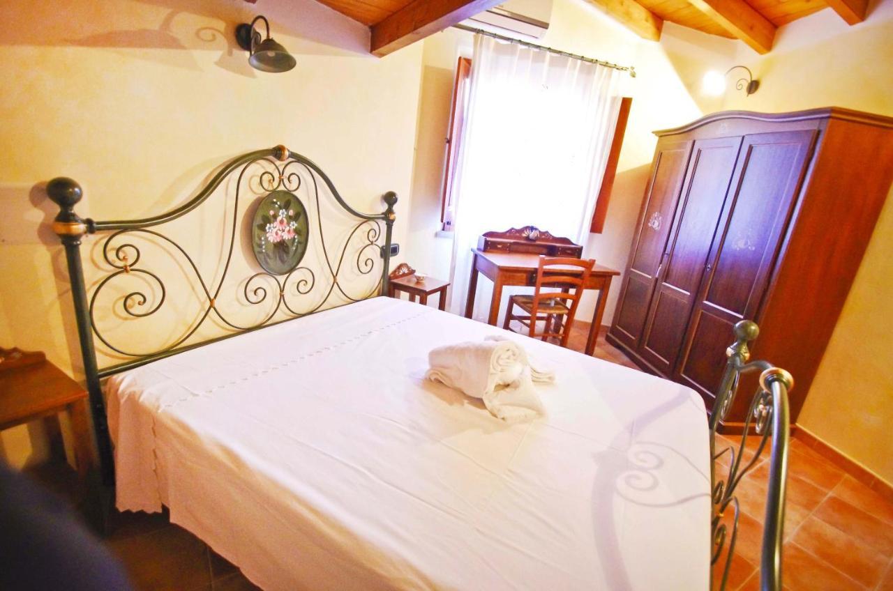 Casa De Ajala - B&B De Charme In Antica Dimora Totalmente Ristrutturata E Dotata Di Tutti I Confort Bagni Privati Spazio Living Patio Esterno Ambienti Climatizzati Degustazioni Prodotti Locali Làconi Exteriér fotografie